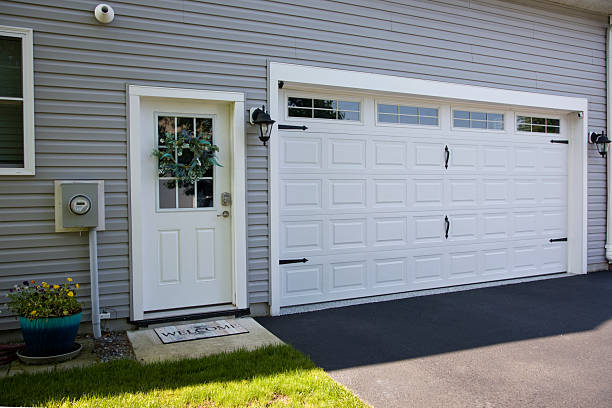 24/7 Emergency Garage Door Panel Replacement experts in Westfield, WI